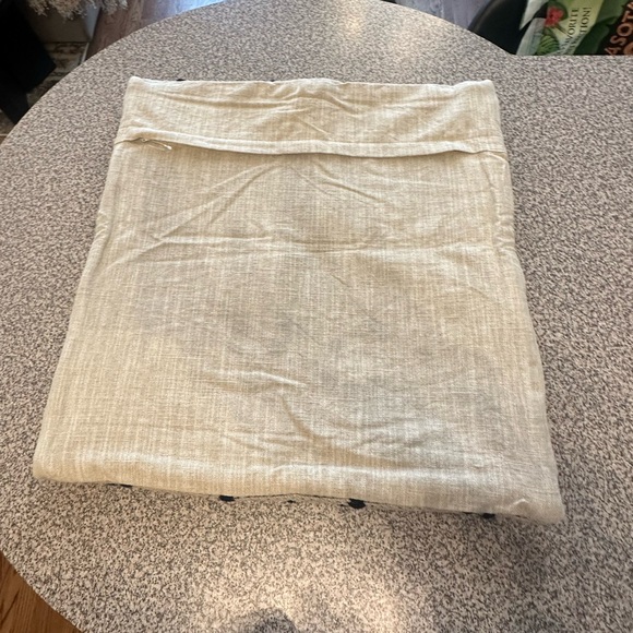 Crate & Barrel Pillow Cover
-NWT - Picture 2 of 4